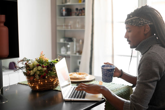 Mal de dos en télétravail ? Les meilleures solutions pour une posture idéale - Vovergo